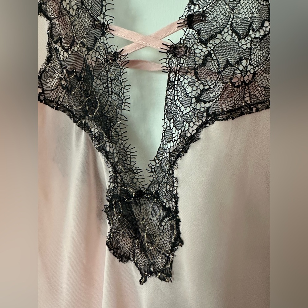 Vintage Victoria’s Secret Lace Nightie. Size M - Picture 3 of 9